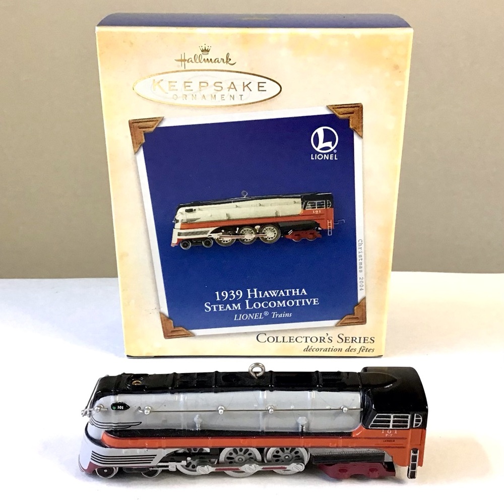 2004 Hallmark LIONEL Train Keepsake Ornament 1939 Hiawatha Locomotive Vintage